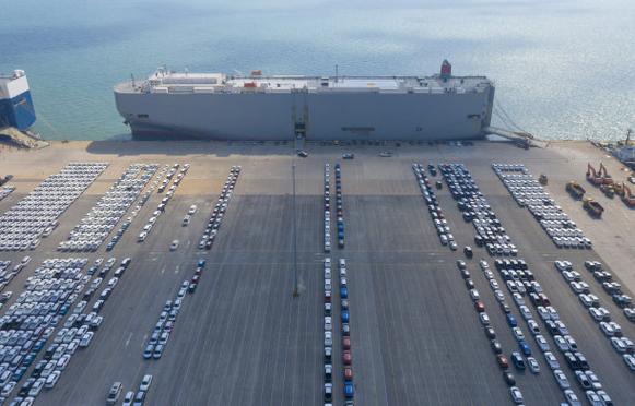 汽车出口终端从事进出口业务和物流.把货物运到港口.国际水路运输.